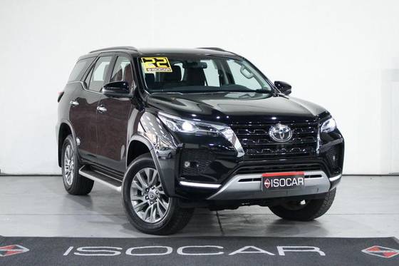 TOYOTA HILUX SW4 2.8 D-4D TURBO DIESEL SRX 4X4 AUTOMÁTICO