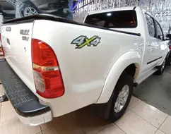 TOYOTA HILUX 2.7 SRV 4X4 CD 16V FLEX 4P AUTOMÁTICO TOYOTA HILUX 2.7 SRV 4X4 CD 16V FLEX 4P AUTOMÁTICO