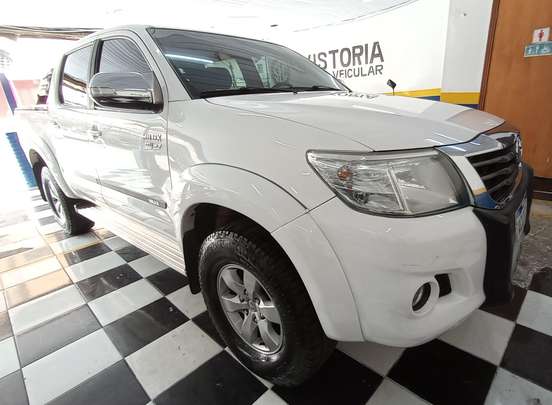 TOYOTA-HILUX-2.7 SRV 4X4 CD 16V FLEX 4P AUTOMÁTICO TOYOTA-HILUX-2015