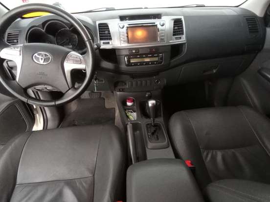 TOYOTA-HILUX-2.7 SRV 4X4 CD 16V FLEX 4P AUTOMÁTICO TOYOTA-HILUX-2015