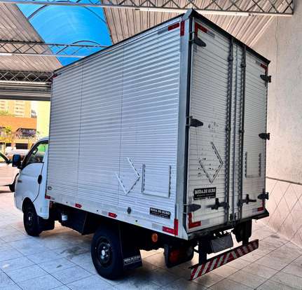 HYUNDAI-HR-2.5 LONGO SEM CAÇAMBA 4X2 16V 130CV TURBO INTERCOOLER DIESEL 2P MANUAL HYUNDAI-HR-2018