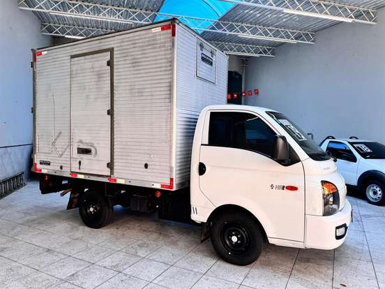 HYUNDAI-HR-2.5 LONGO SEM CAÇAMBA 4X2 16V 130CV TURBO INTERCOOLER DIESEL 2P MANUAL HYUNDAI-HR-2018