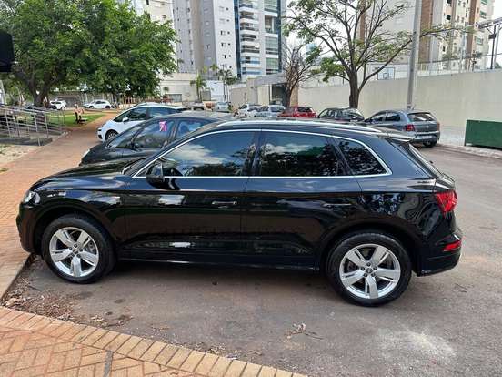 AUDI-Q5-2020