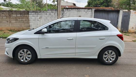CHEVROLET ONIX 1.0 MPFI LT 8V FLEX 4P MANUAL
