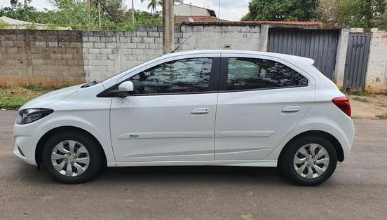 CHEVROLET-ONIX-2019