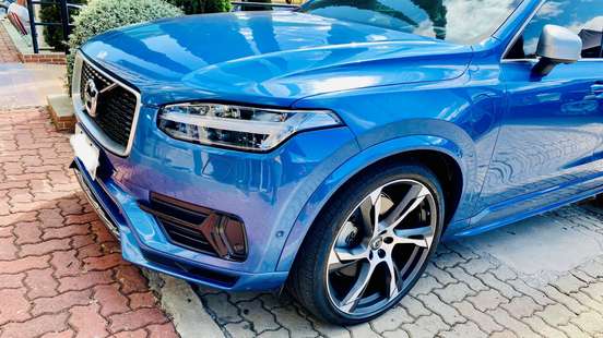 VOLVO-XC90-2019