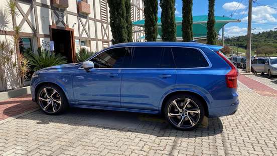 VOLVO-XC90-2019