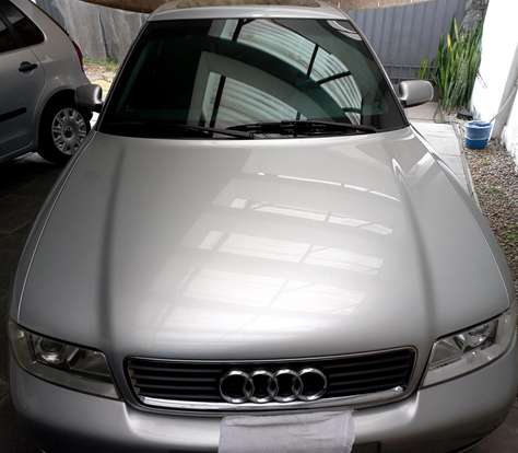 AUDI-A4-2000