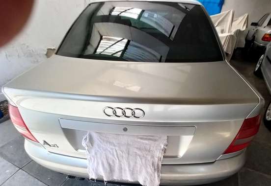 AUDI-A4-2000