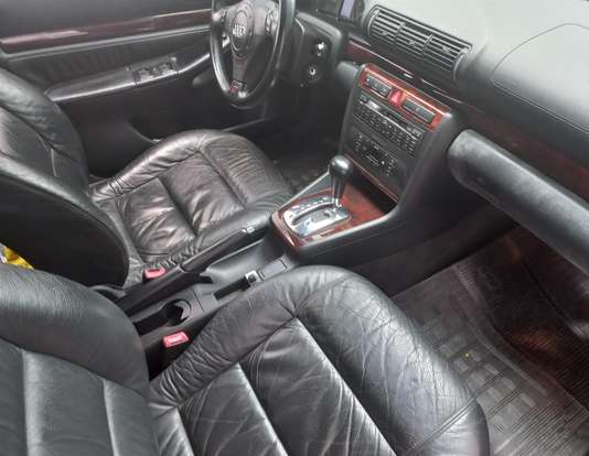 AUDI-A4-2000
