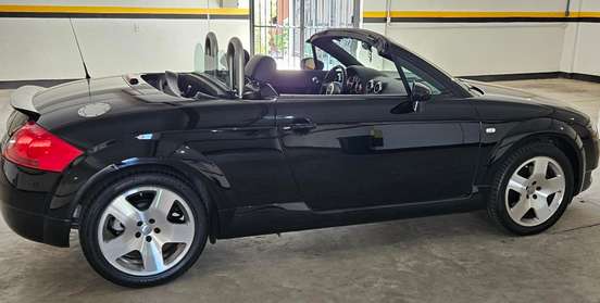 AUDI-TT-2005