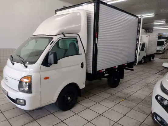 HYUNDAI-HR-2.5 LONGO SEM CAÇAMBA 4X2 16V 130CV TURBO INTERCOOLER DIESEL 2P MANUAL HYUNDAI-HR-2015