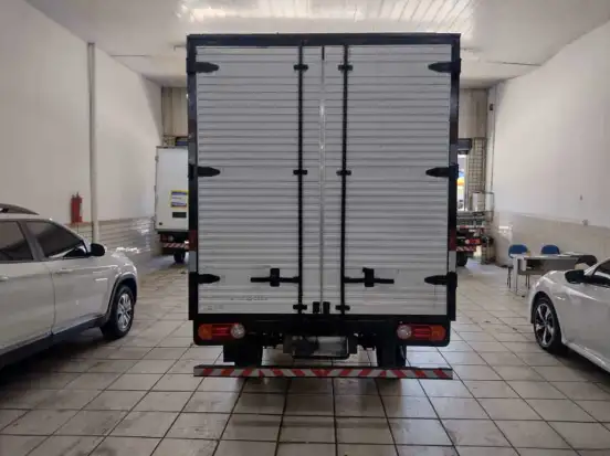 HYUNDAI-HR-2.5 LONGO SEM CAÇAMBA 4X2 16V 130CV TURBO INTERCOOLER DIESEL 2P MANUAL HYUNDAI-HR-2015