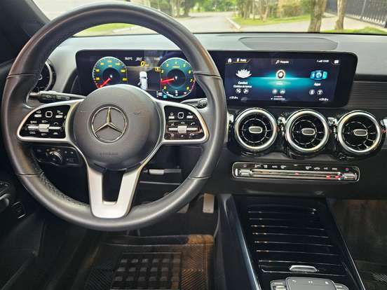 MERCEDES-BENZ-GLB 200-2020