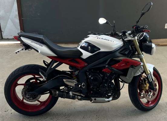 TRIUMPH-STREET TRIPLE 675 ABS-2014
