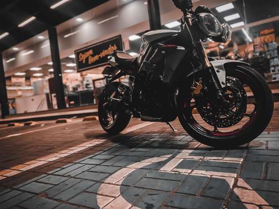 TRIUMPH-STREET TRIPLE 675 ABS-2014