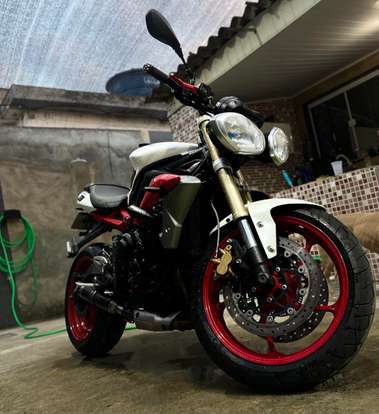 TRIUMPH-STREET TRIPLE 675 ABS-2014
