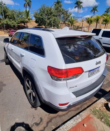 JEEP GRAND CHEROKEE 3.6 LAREDO 4X4 V6 24V GASOLINA 4P AUTOMÁTICO