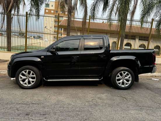 VOLKSWAGEN-AMAROK-2017