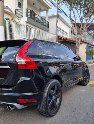 VOLVO-XC60-2014