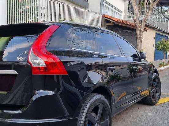 VOLVO-XC60-2.0 T5 R DESIGN TURBO GASOLINA 4P AUTOMÁTICO VOLVO-XC60-2014
