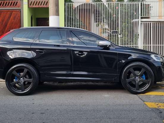 VOLVO-XC60-2.0 T5 R DESIGN TURBO GASOLINA 4P AUTOMÁTICO VOLVO-XC60-2014