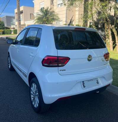 VOLKSWAGEN-FOX-2018