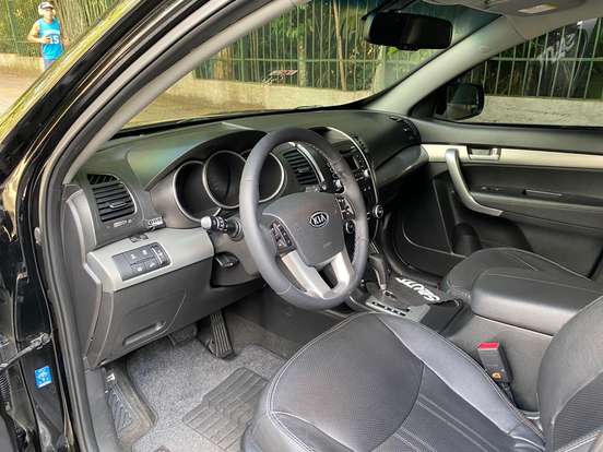 KIA-SORENTO-3.5 V6 GASOLINA EX 7L 4WD AUTOMÁTICO KIA-SORENTO-2012