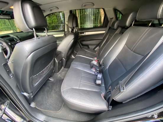 KIA-SORENTO-3.5 V6 GASOLINA EX 7L 4WD AUTOMÁTICO KIA-SORENTO-2012