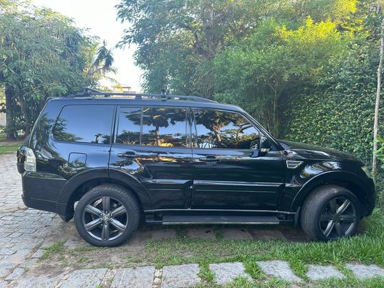 MITSUBISHI PAJERO FULL 3.2 HPE 4X4 16V TURBO INTERCOOLER DIESEL 4P AUTOMÁTICO