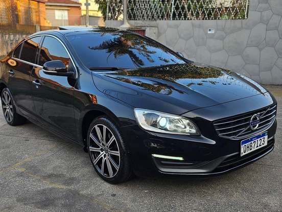 VOLVO-S60-2.0 T5 MOMENTUM 16V TURBO GASOLINA 4P AUTOMÁTICO VOLVO-S60-2015