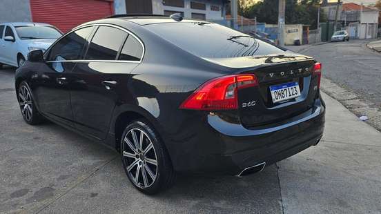 VOLVO-S60-2015