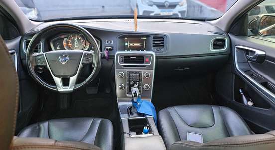 VOLVO-S60-2015