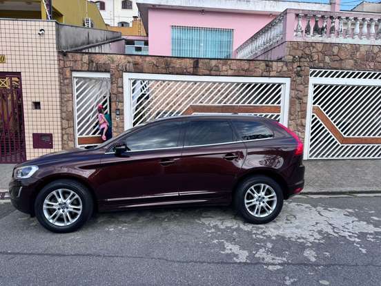 VOLVO-XC60-2015