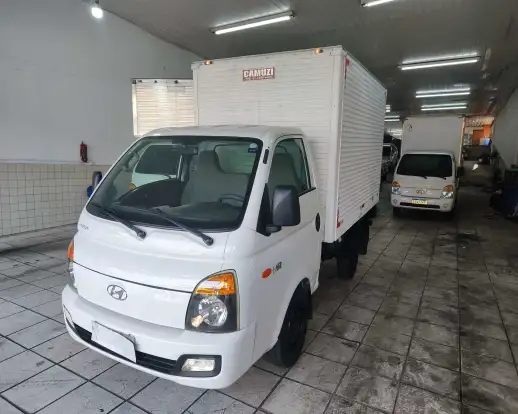 HYUNDAI-HR-2.5 LONGO SEM CAÇAMBA 4X2 16V 130CV TURBO INTERCOOLER DIESEL 2P MANUAL HYUNDAI-HR-2017