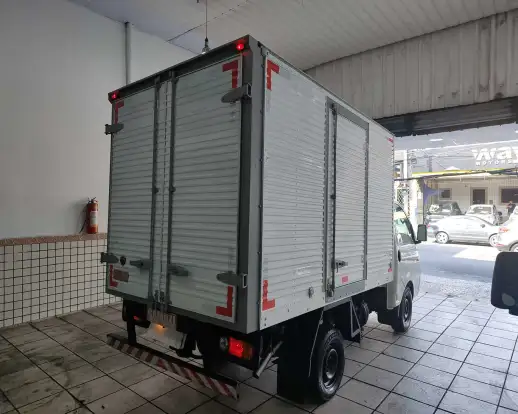 HYUNDAI-HR-2.5 LONGO SEM CAÇAMBA 4X2 16V 130CV TURBO INTERCOOLER DIESEL 2P MANUAL HYUNDAI-HR-2017