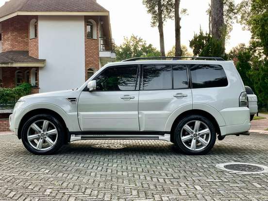 MITSUBISHI-PAJERO FULL-3.2 HPE 4X4 16V TURBO INTERCOOLER DIESEL 4P AUTOMÁTICO MITSUBISHI-PAJERO FULL-2013