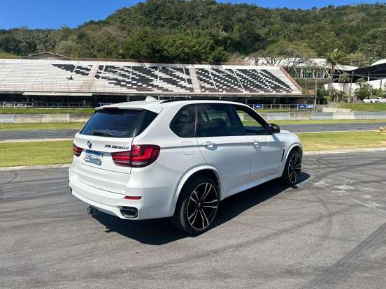 BMW-X5-2015
