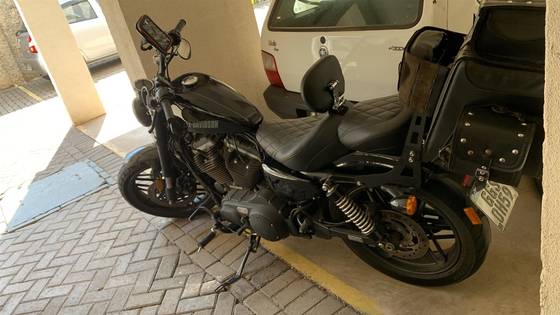 HARLEY-DAVIDSON SPORTSTER ROADSTER 
