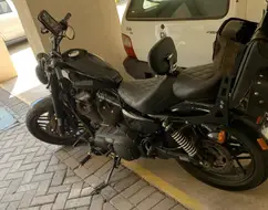 HARLEY-DAVIDSON SPORTSTER ROADSTER HARLEY-DAVIDSON SPORTSTER ROADSTER