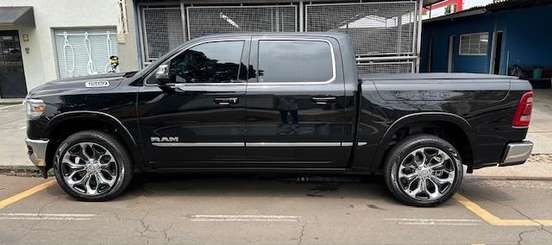 RAM-1500-5.7 V8 GASOLINA LIMITED CD 4X4 AUTOMÁTICO RAM-1500-2023