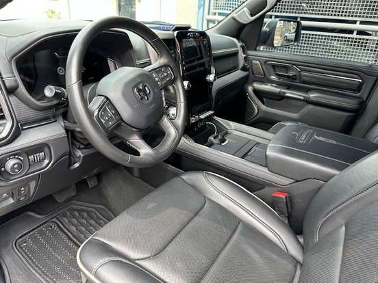 RAM-1500-5.7 V8 GASOLINA LIMITED CD 4X4 AUTOMÁTICO RAM-1500-2023