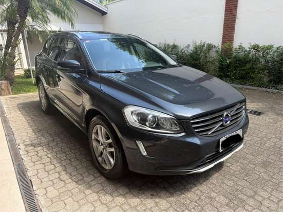 VOLVO-XC60-2017