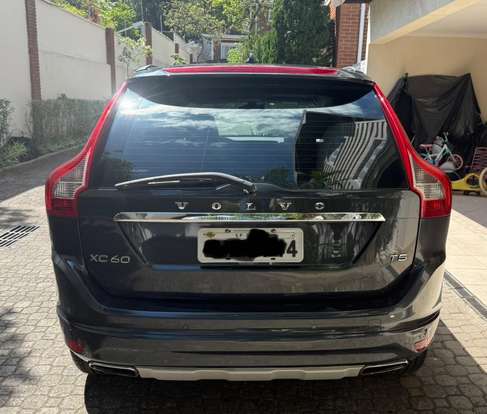 VOLVO-XC60-2017
