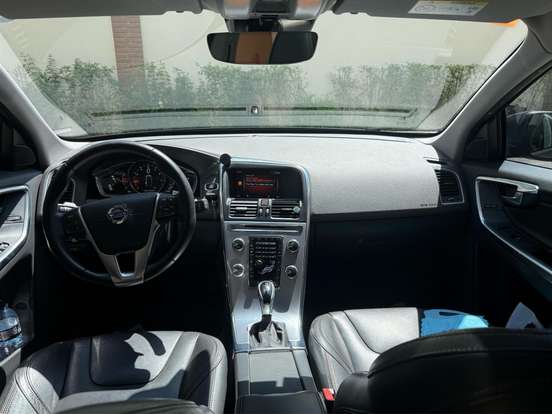 VOLVO-XC60-2.0 T5 MOMENTUM GASOLINA 4P AUTOMÁTICO VOLVO-XC60-2017