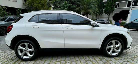 MERCEDES-BENZ-GLA 200-2019