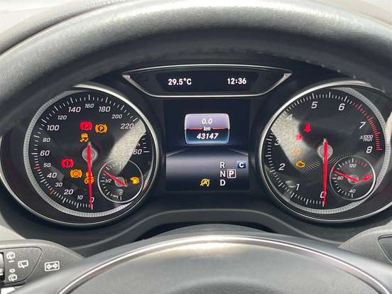 MERCEDES-BENZ-GLA 200-2019