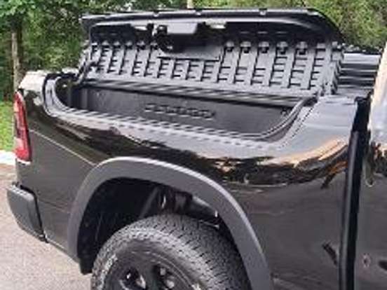 RAM-1500-5.7 V8 GASOLINA REBEL CD 4X4 AUTOMÁTICO RAM-1500-2021