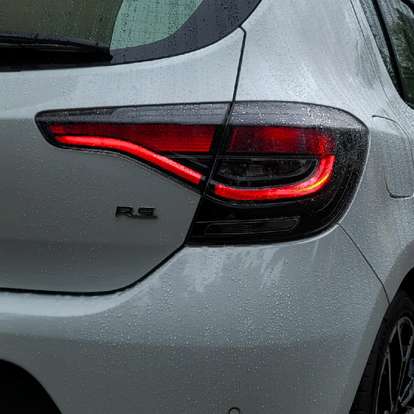 RENAULT-SANDERO-2021