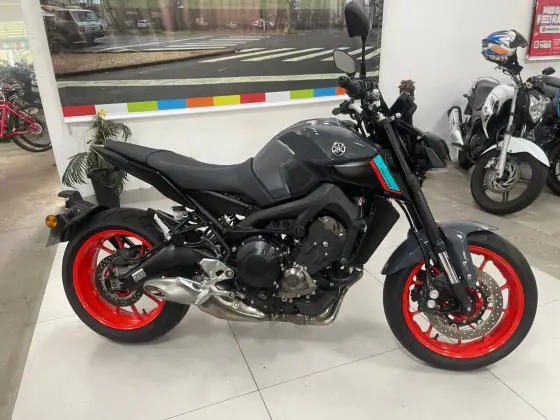 YAMAHA MT-09 